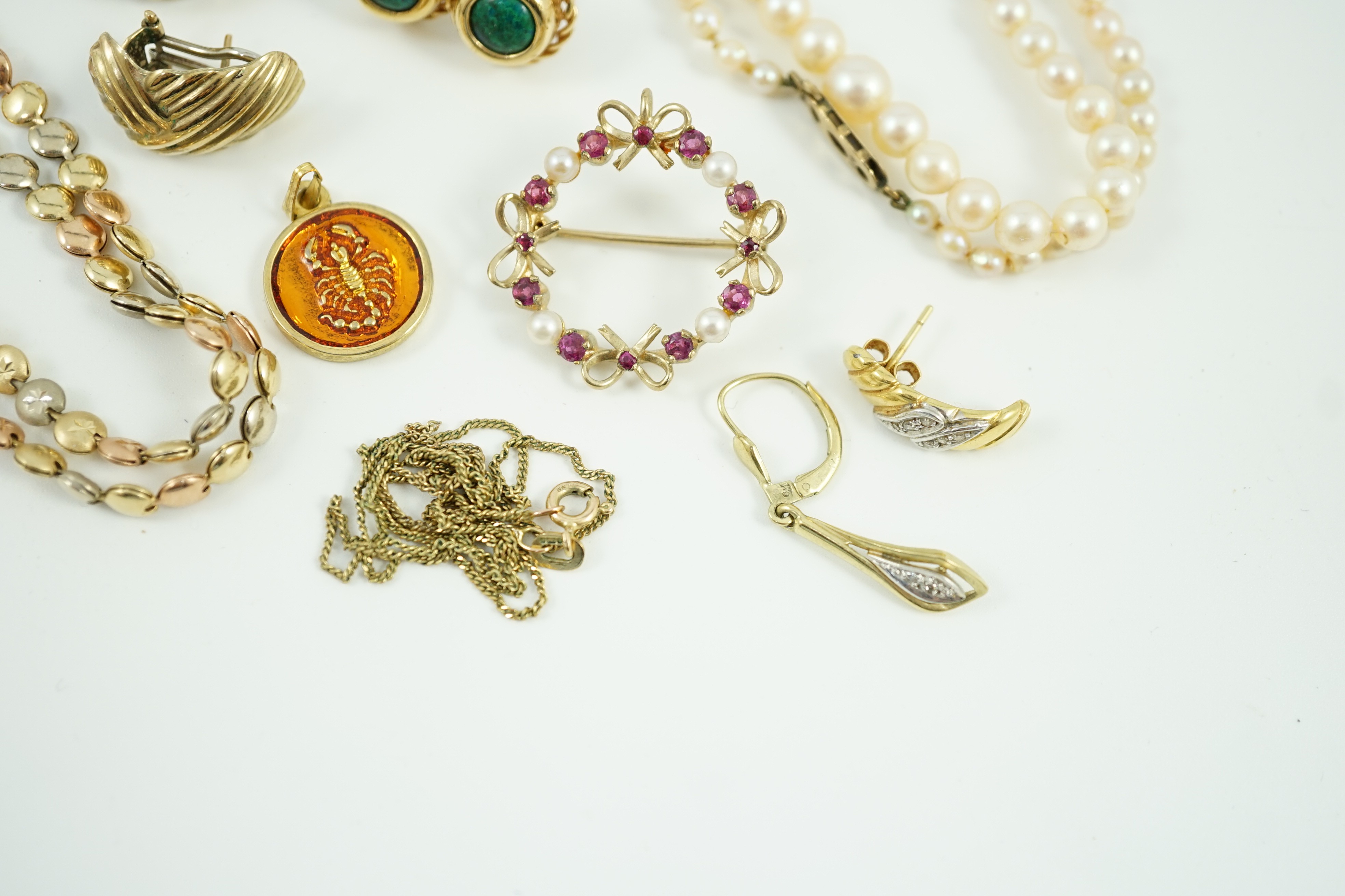 Sundry minor jewellery, including two pairs of 585 earrings, one set with hardstone and a 14k three colour yellow metal necklace, 42cm, gross weight 21.6 grams, a pair of 375 earrings, a single 9ct earring, a 9ct and gem